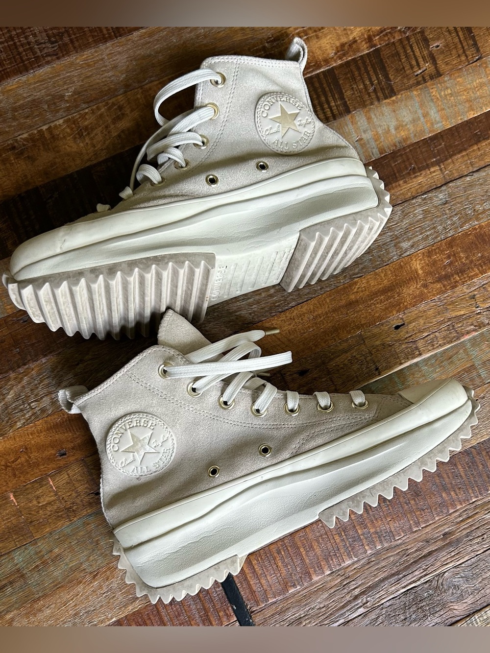 Converse Run Star Hike Platform High “Earthy Neutrals”. A03732C. Unisex.